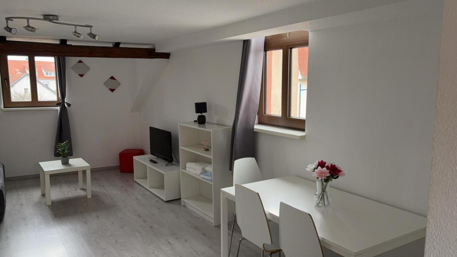 Ferienwohnung Le Manoir De Cyrielle A 10 Min Du Centre De Strasbourg Bischheim Exterior foto